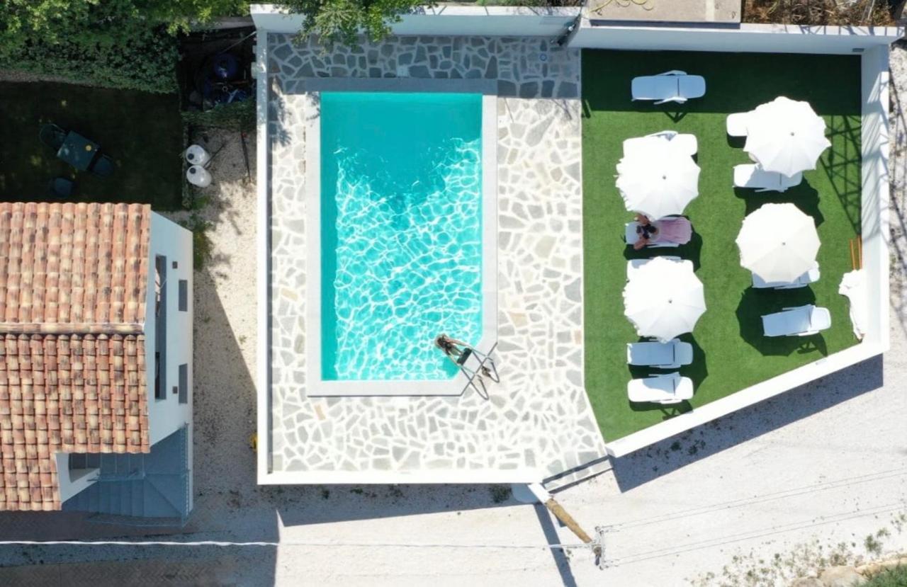 Mediterraneo 圣特奥多罗 外观 照片